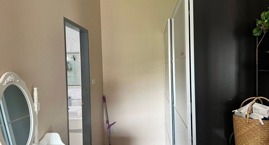 For sale 5 bedrooms house in Pluak Daeng, Rayong