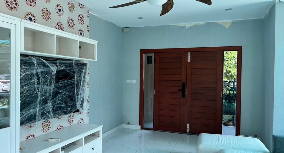 For sale 5 bedrooms house in Pluak Daeng, Rayong