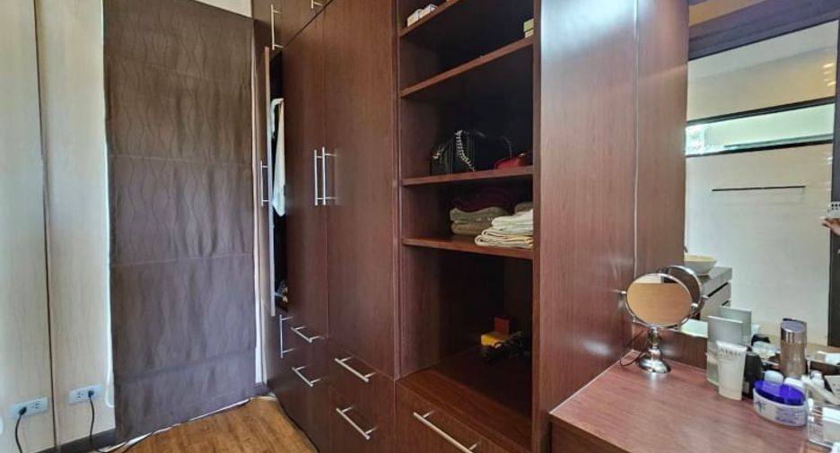 出售 3 卧室 独立屋 在 Mueang Chon Buri, Chon Buri