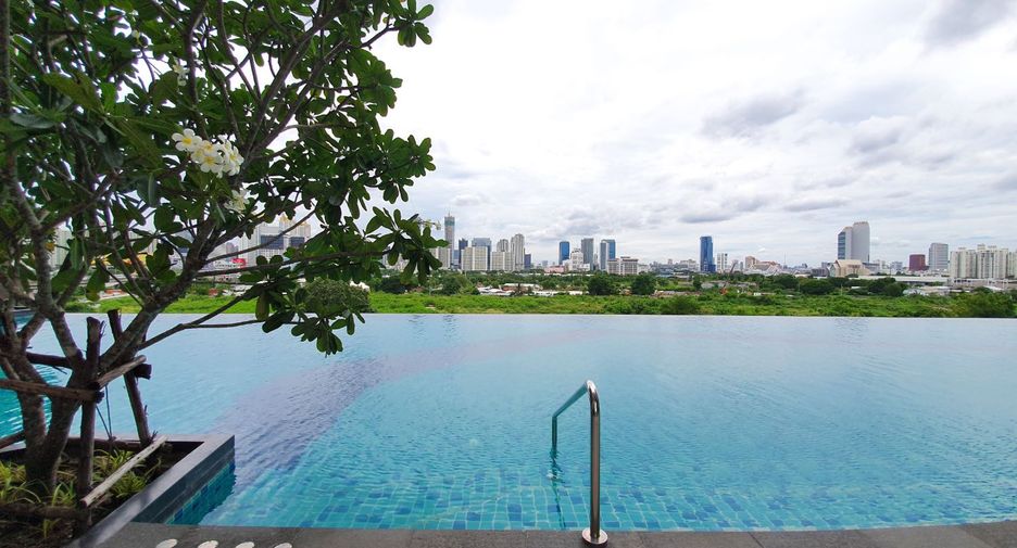 For rent 2 bedrooms apartment in Huai Khwang, Bangkok