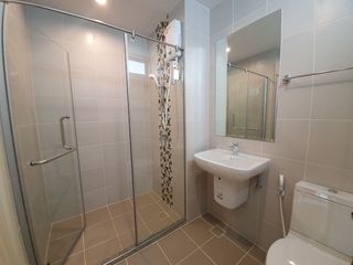For rent 2 bedrooms apartment in Huai Khwang, Bangkok
