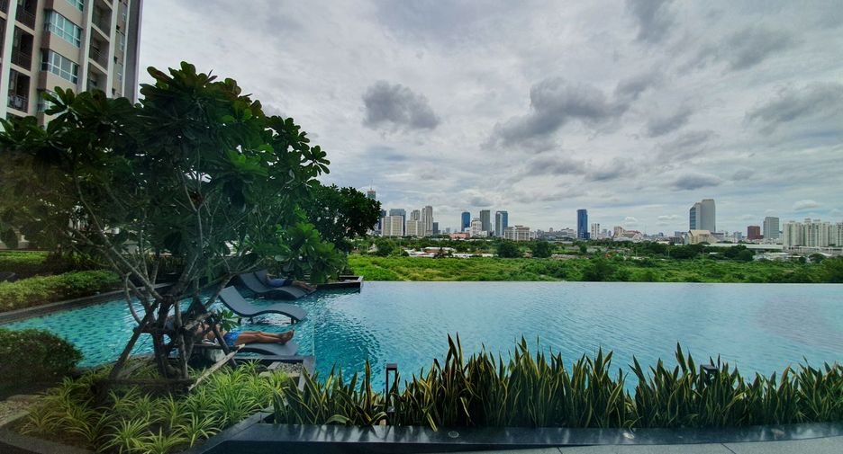 For rent 2 bedrooms apartment in Huai Khwang, Bangkok