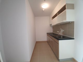 For rent 2 bedrooms apartment in Huai Khwang, Bangkok
