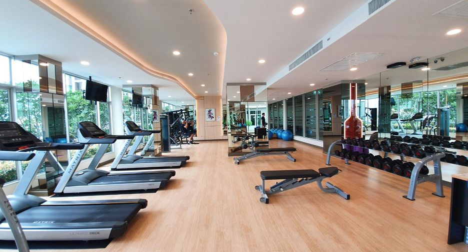 For rent 2 bedrooms apartment in Huai Khwang, Bangkok