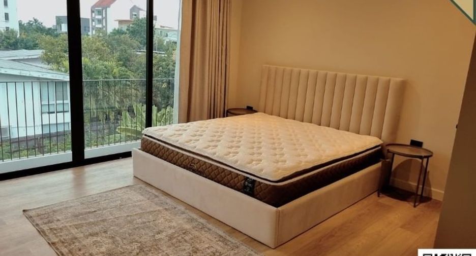Casa en alquiler y en venta de 3 habitaciones en Watthana, Bangkok