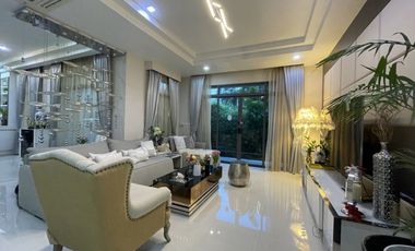 Casa en venta de 4 habitaciones en Suan Luang, Bangkok