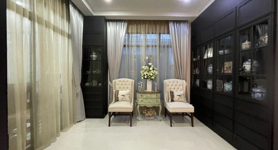 For sale 4 bedrooms house in Suan Luang, Bangkok
