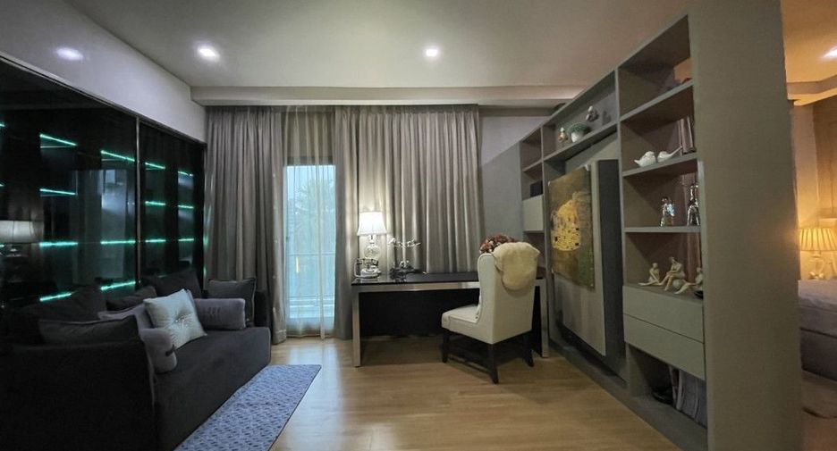 For sale 4 bedrooms house in Suan Luang, Bangkok