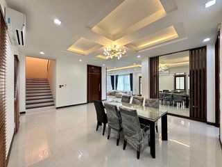 Casa en alquiler de 3 habitaciones en Watthana, Bangkok