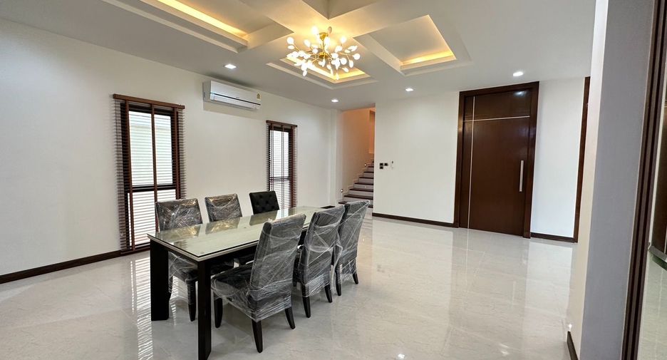 Casa en alquiler de 3 habitaciones en Watthana, Bangkok