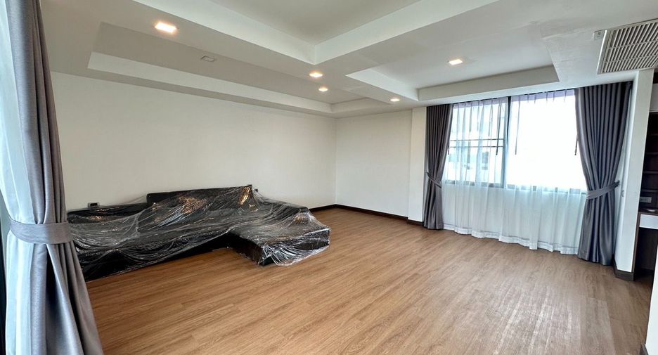 Casa en alquiler de 3 habitaciones en Watthana, Bangkok
