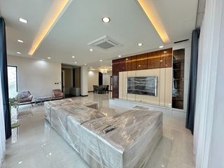 Casa en alquiler de 3 habitaciones en Watthana, Bangkok