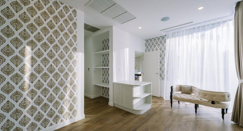 For sale 6 bedrooms villa in Kathu, Phuket