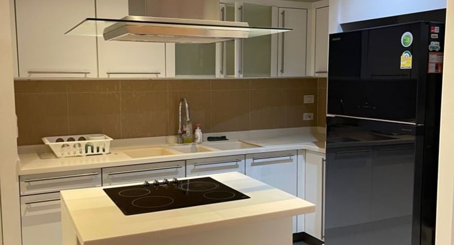 For rent 4 bedrooms condo in Pathum Wan, Bangkok
