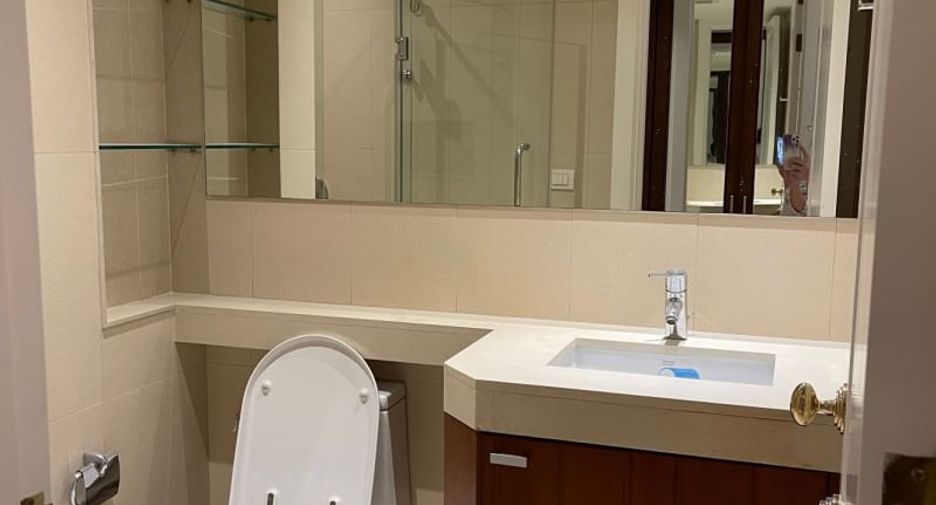 For rent 4 bedrooms condo in Pathum Wan, Bangkok