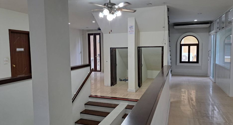 For sale retail Space in Bang Khen, Bangkok