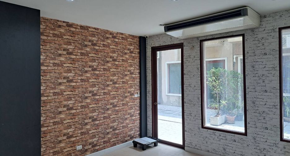 For sale retail Space in Bang Khen, Bangkok