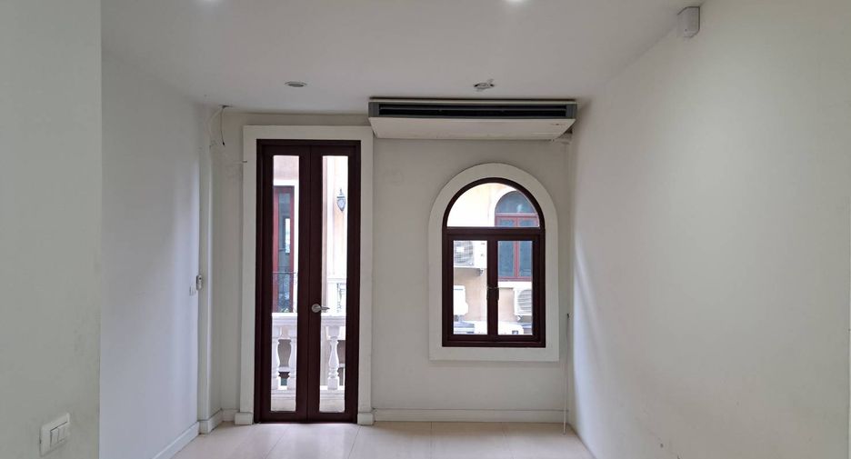 For sale retail Space in Bang Khen, Bangkok