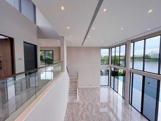 For sale 7 bedrooms house in Mueang Samut Prakan, Samut Prakan