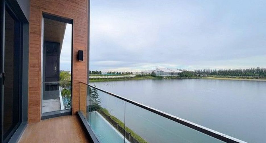 For sale 7 bedrooms house in Mueang Samut Prakan, Samut Prakan