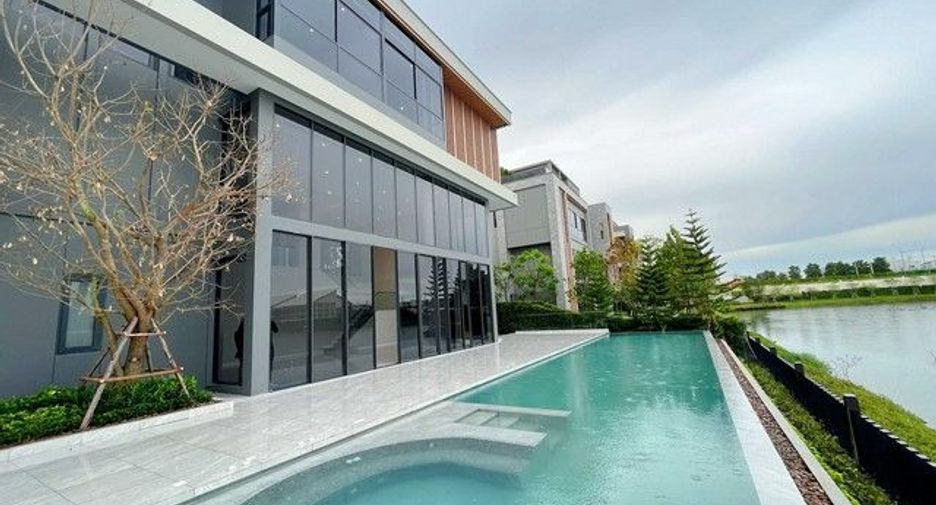 For sale 7 bedrooms house in Mueang Samut Prakan, Samut Prakan