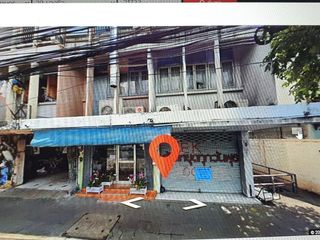 For sale 3 bedrooms retail Space in Bang Sue, Bangkok
