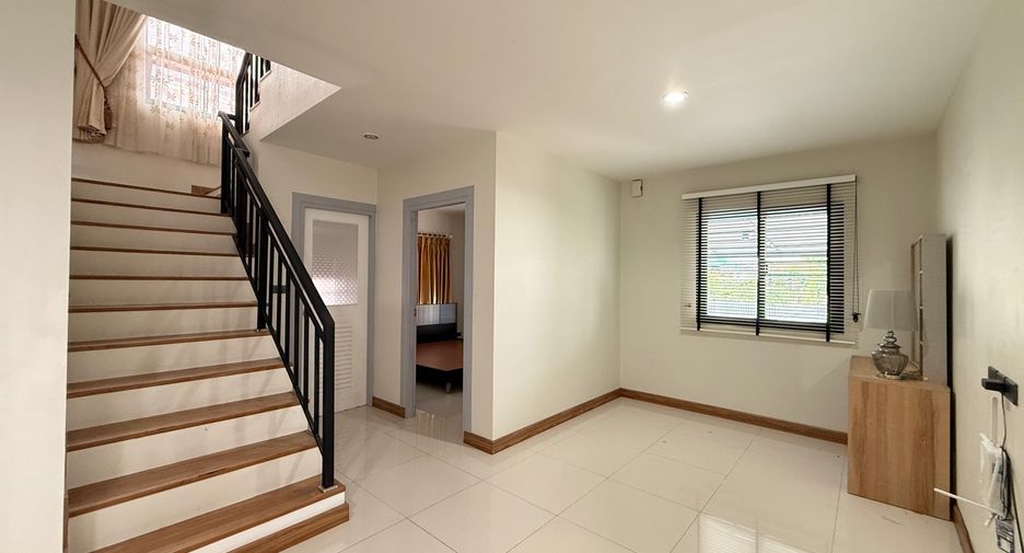 For rent 4 bedrooms house in San Sai, Chiang Mai