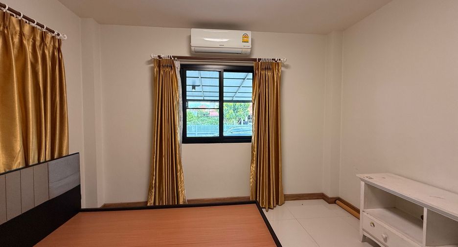 For rent 4 bedrooms house in San Sai, Chiang Mai