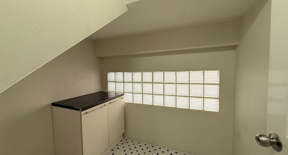 For rent 4 bedrooms house in San Sai, Chiang Mai
