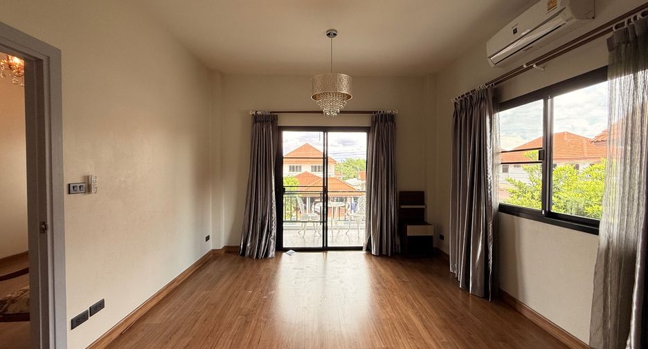 For rent 4 bedrooms house in San Sai, Chiang Mai