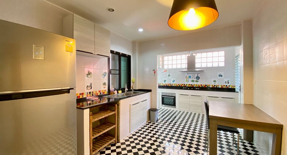 For rent 4 bedrooms house in San Sai, Chiang Mai