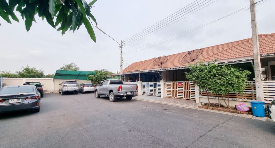 For sale studio townhouse in Phan Thong, Chonburi