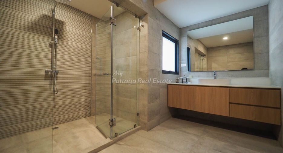 For sale 8 bedrooms villa in Bang Lamung, Chonburi