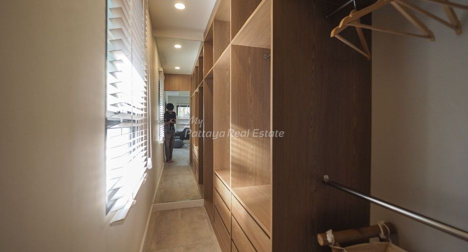 For sale 8 bedrooms villa in Bang Lamung, Chonburi