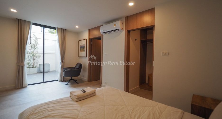For sale 8 bedrooms villa in Bang Lamung, Chonburi