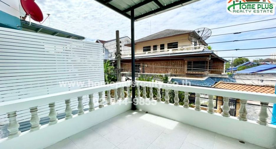 For sale 4 bedrooms townhouse in Bang Khen, Bangkok