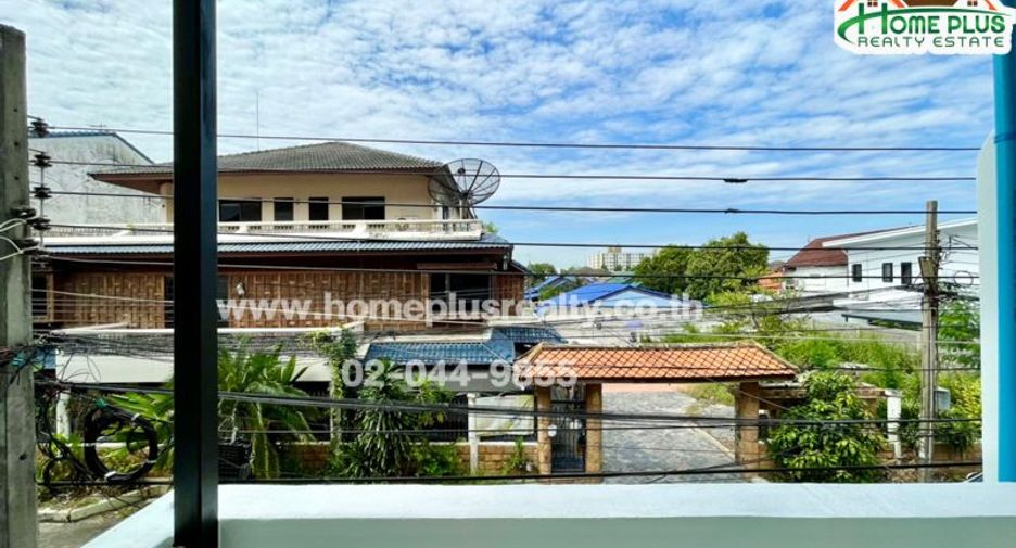 For sale 4 bedrooms townhouse in Bang Khen, Bangkok