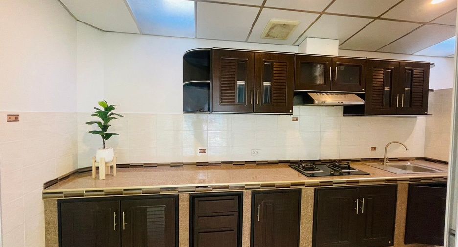 À vendre 3 chambres maison de ville à Don Mueang, Bangkok