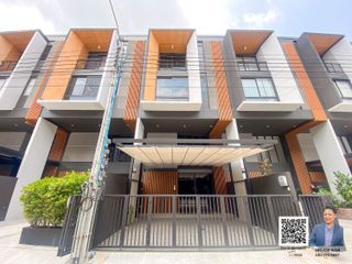 For rent 3 bed townhouse in Suan Luang, Bangkok