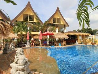 出售 6 卧室 商业空间 在 Bang Lamung, Chon Buri