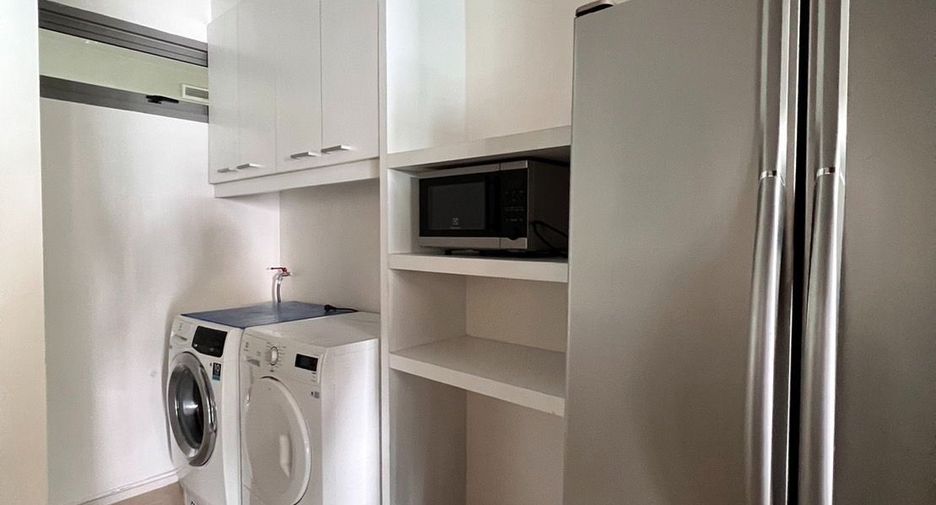 Condo en alquiler de 3 habitaciones en Khlong Toei, Bangkok