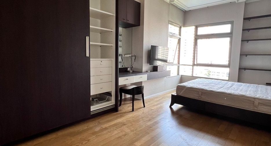 Condo en alquiler de 3 habitaciones en Khlong Toei, Bangkok