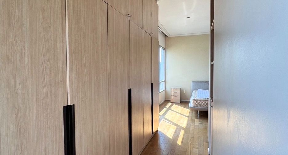 Condo en alquiler de 3 habitaciones en Khlong Toei, Bangkok
