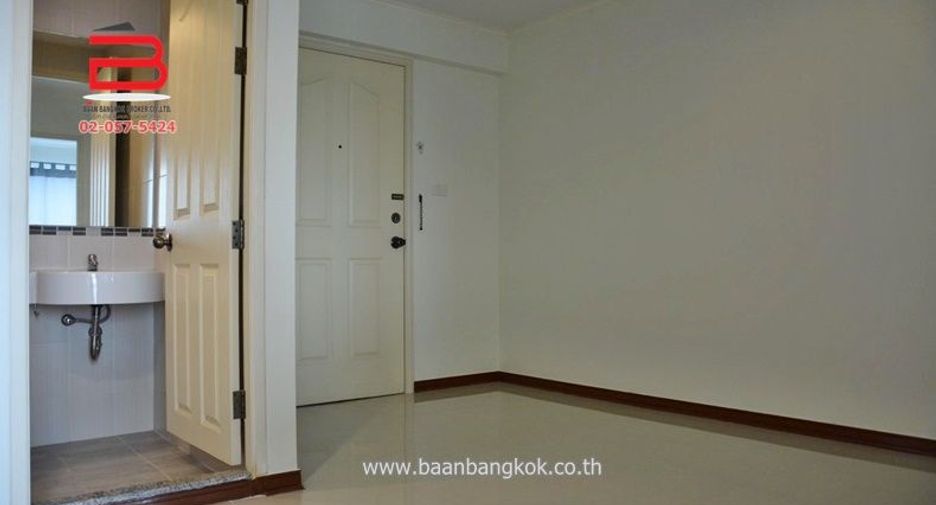 For sale 1 bed condo in Bang Khen, Bangkok