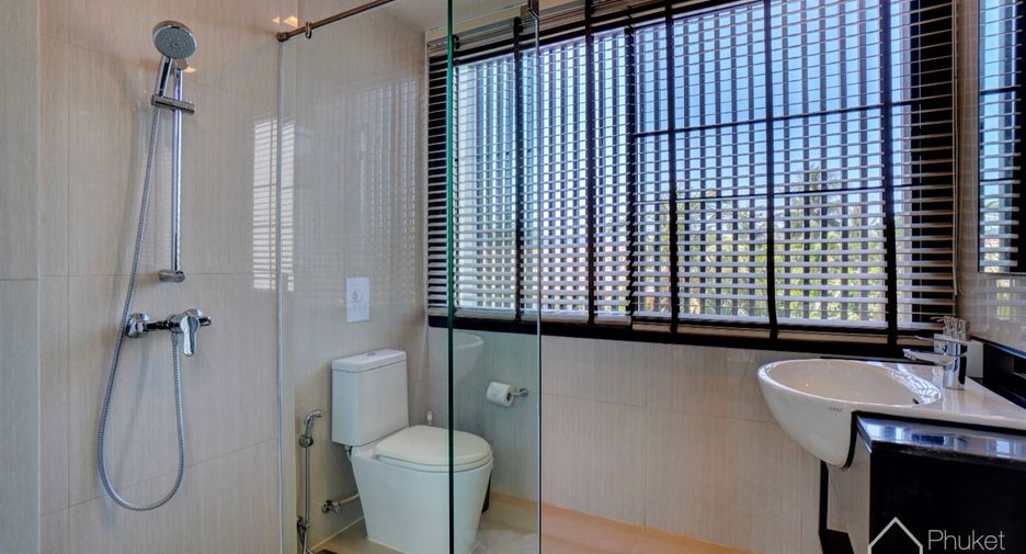 For rent 3 bedrooms townhouse in Thalang, Phuket