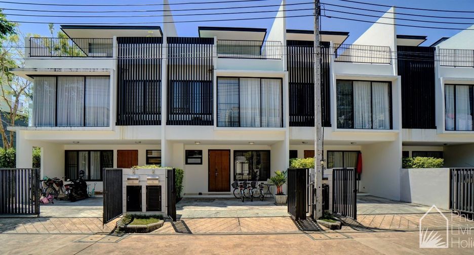 For rent 3 Beds townhouse in Thalang, Phuket