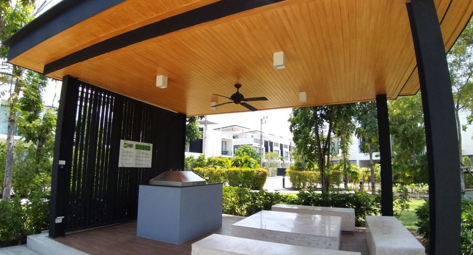 For rent 3 bedrooms townhouse in Thalang, Phuket