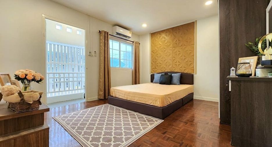 For sale 2 Beds townhouse in Si Racha, Chonburi