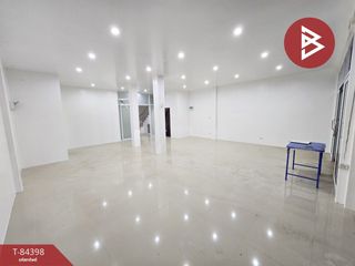 For sale 4 bed retail Space in Klaeng, Rayong