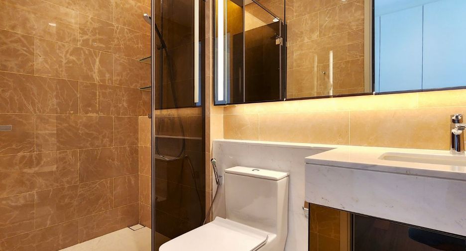 Wohnung zur Miete und zum Kauf mit 5 Zimmer in Pathum Wan, Bangkok